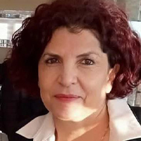 Emel Erkayıran: “Okuyuculara önerim, zamanın ilaç olduğunu düşünüyorsanız, bekle...