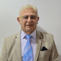 Dr Serdal Uğurlu İnsanın en büyük mucizesi hayal edebileceklerini yapabilmek, ya...