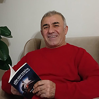 Kemal Sunar: “Her insanın kendine ait bir yaşam biçimi olduğu gibi şairlerin de...