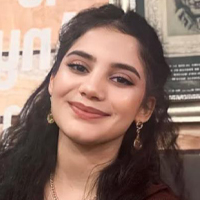 İnci Kara: “Şair, saklı gerçeklerin peşine düşüp, saklı olanı ortaya çıkarıp, bu...